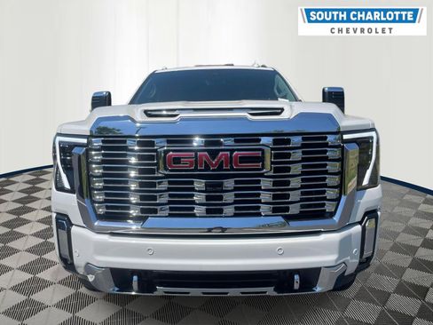 Used 2024 GMC Sierra 3500 Denali w/ Denali Reserve Package AWD/4WD image 2