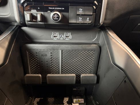 Used 2025 RAM 1500 Big Horn AWD/4WD image 28