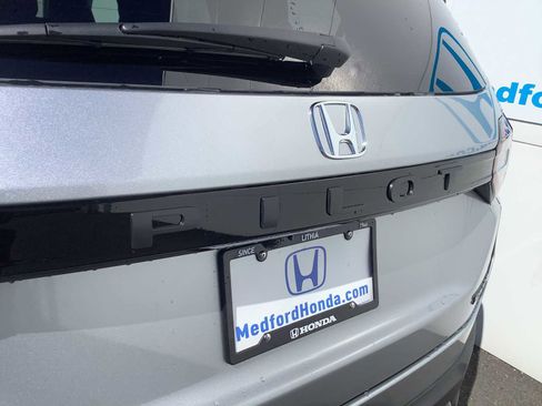 New 2026 Honda Pilot Sport image 7