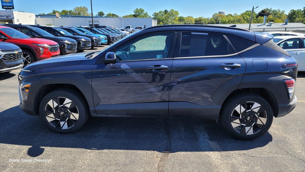 Used 2025 Hyundai Kona SEL AWD/4WD image 3