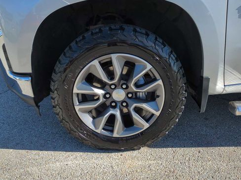 Used 2021 Chevrolet Silverado 1500 LT w/ Z71 Off-Road Package image 32