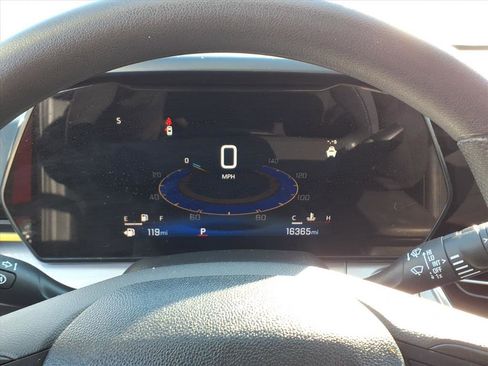 Used 2024 Chevrolet Trax LT image 22