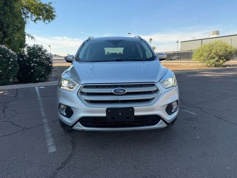 Used 2018 Ford Escape Titanium image 3
