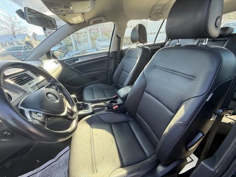 Used 2015 Volkswagen Golf TDI S image 5