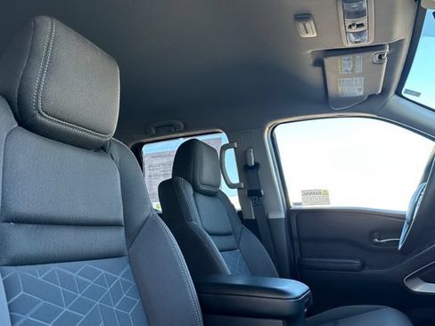 Certified 2025 Nissan Frontier SV AWD/4WD image 19