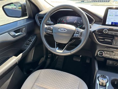 Certified 2021 Ford Escape SE w/ SE Sport Appearance Package image 19