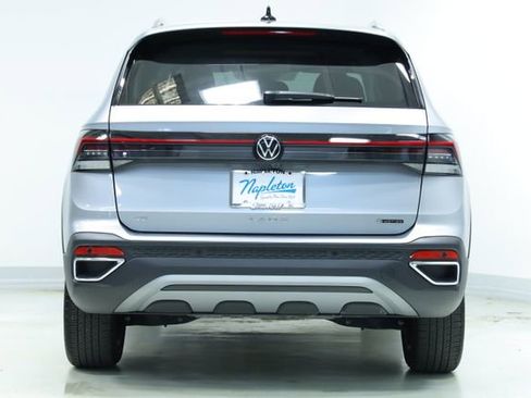 New 2025 Volkswagen Taos SE AWD/4WD image 7