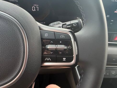 Certified 2026 Kia Carnival EX image 16