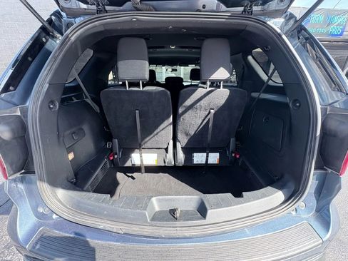 Used 2018 Ford Explorer XLT AWD/4WD image 18