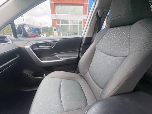Used 2024 Toyota RAV4 XLE AWD/4WD image 12