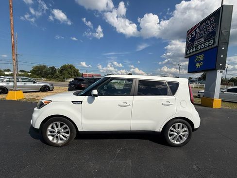Used 2019 Kia Soul + FWD image 7