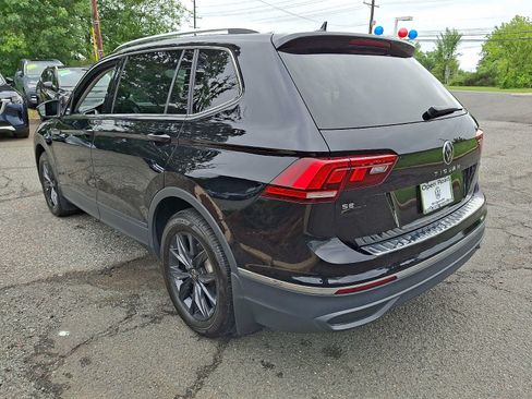Certified 2024 Volkswagen Tiguan SE AWD/4WD image 4