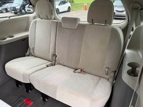 Used 2011 Toyota Sienna LE FWD image 24