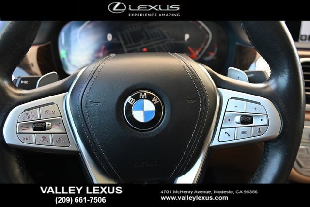 Used 2022 BMW 750i xDrive AWD/4WD image 10