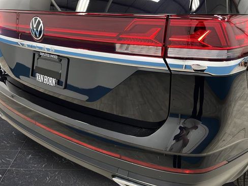Used 2024 Volkswagen Atlas SE FWD image 36
