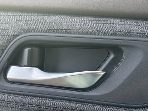 Certified 2023 Nissan Rogue SV image 7