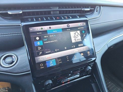 Used 2023 Jeep Grand Cherokee Limited w/ Black Appearance Package image 22