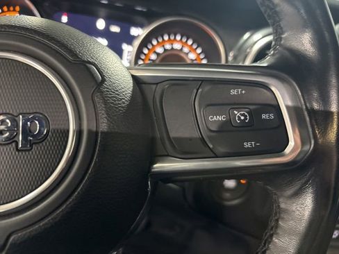 Used 2021 Jeep Wrangler Unlimited Sahara AWD/4WD image 33