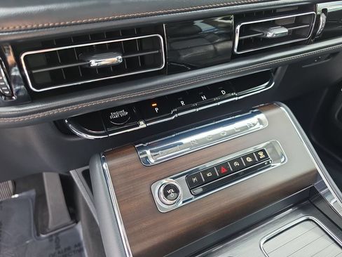 Used 2025 Lincoln Aviator Reserve w/ Equipment Group 201A AWD/4WD image 19