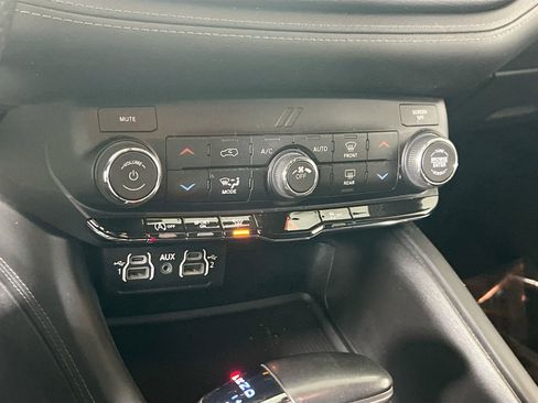 Used 2022 Dodge Durango SXT w/ Blacktop Package image 15