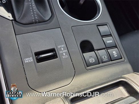 Used 2024 Toyota Highlander XSE image 27