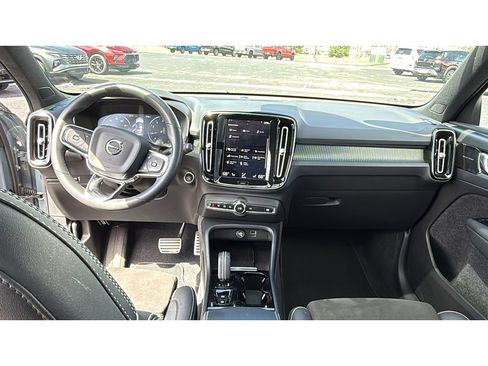 Used 2022 Volvo XC40 T5 R-Design w/ Advanced Package AWD/4WD image 31