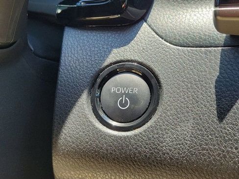 Used 2025 Toyota Camry SE AWD/4WD image 33