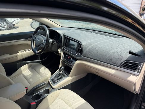 Used 2017 Hyundai Elantra Value Edition FWD image 16