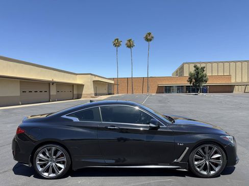 Used 2019 INFINITI Q60 Red Sport 400 w/ Cargo Package RWD image 8