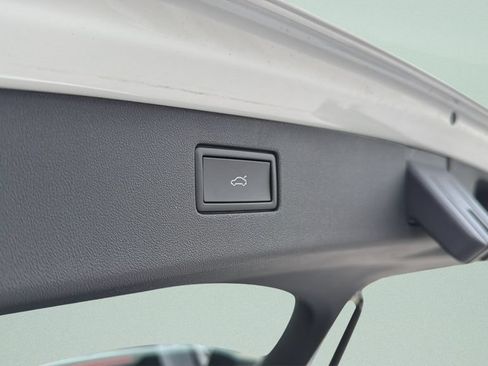 New 2026 Volkswagen Tiguan SEL R-Line AWD/4WD image 28
