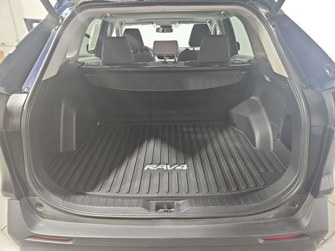 Used 2021 Toyota RAV4 XLE w/ Convenience Package image 22