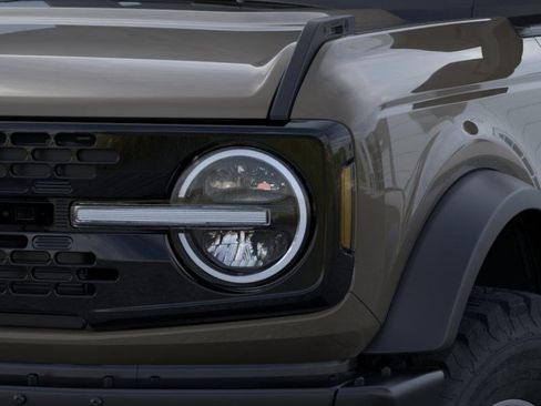 New 2025 Ford Bronco Badlands w/ Black Appearance Package image 20