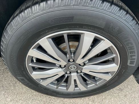 Used 2017 Nissan Pathfinder SL w/ SL Premium Package AWD/4WD image 4