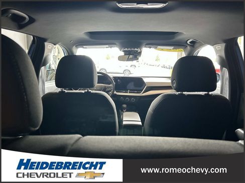 Used 2024 Chevrolet Trax RS w/ Sunroof Package image 30