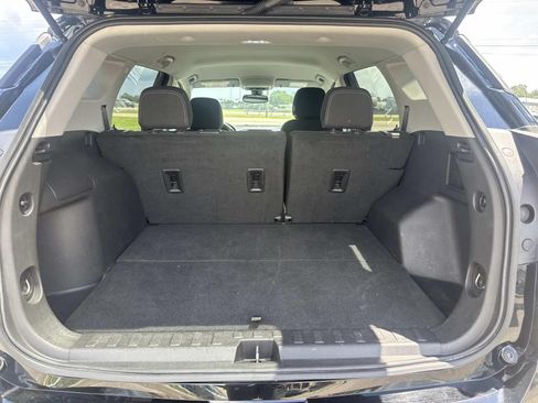 Used 2024 GMC Terrain SLE FWD image 9