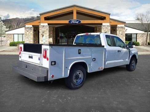 New 2023 Ford F250 XL w/ XL Chrome Package image 21