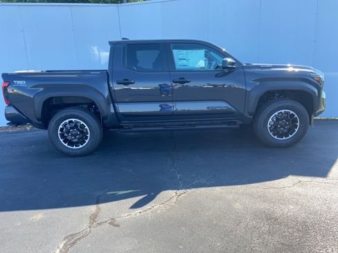 New 2025 Toyota Tacoma TRD Off-Road image 2