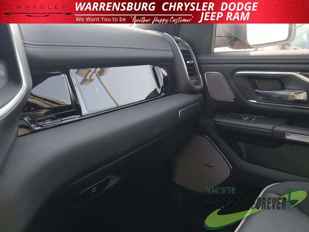 Used 2025 RAM 1500 Laramie AWD/4WD image 25