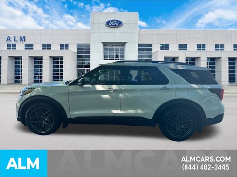Certified 2025 Ford Explorer ST AWD/4WD image 9