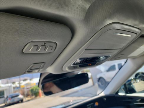 New 2025 Lincoln Nautilus Premier image 34