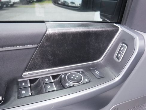 Used 2024 Ford F250 XLT w/ XLT Premium Package AWD/4WD image 18