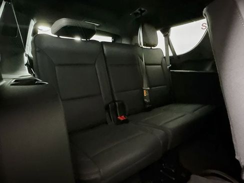 Used 2026 Chevrolet Suburban High Country w/ Sun And Tow Package AWD/4WD image 32