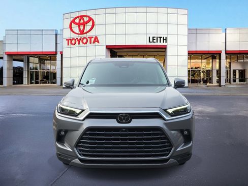 Certified 2025 Toyota Grand Highlander AWD image 2