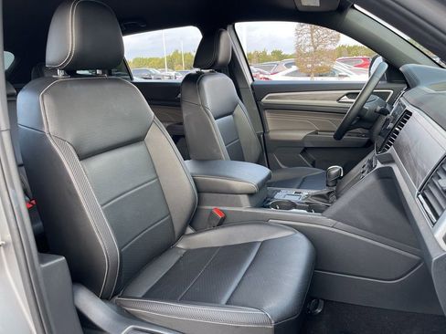 Used 2022 Volkswagen Atlas Cross Sport SE image 28