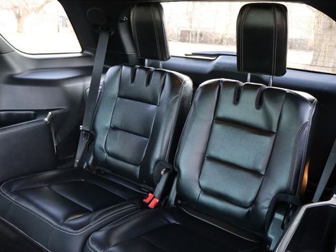 Used 2016 Ford Explorer Limited image 21