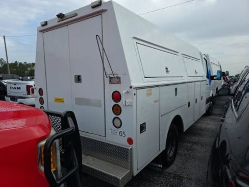 Used 2016 Mercedes-Benz Sprinter 3500 w/ Heavy Duty Front Axle Package image 2