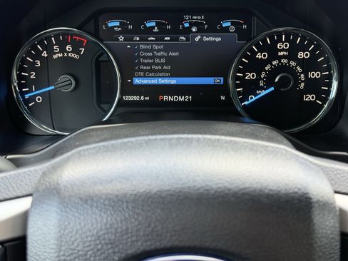Used 2017 Ford F150 Lariat w/ Equipment Group 502A Luxury AWD/4WD image 27