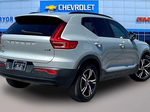 Used 2024 Volvo XC40 B5 Core AWD/4WD image 5