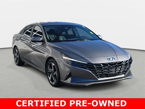 Certified 2023 Hyundai Elantra Limited w/ Preferred Accessory Package image 3