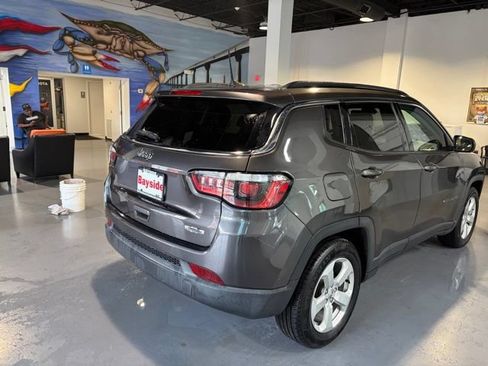Used 2019 Jeep Compass Latitude FWD image 21